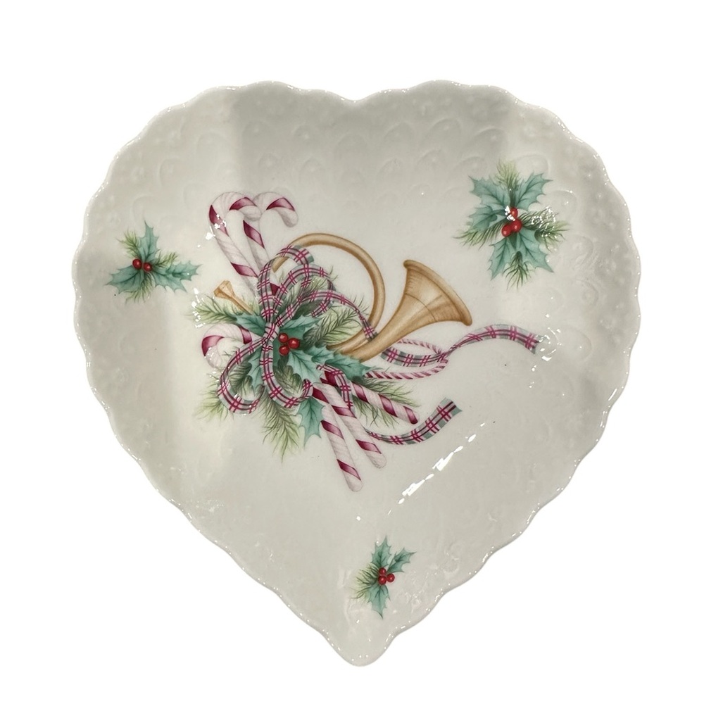Mikasa Heart-Shaped Holiday Plate with Gold and Green Accents bone china